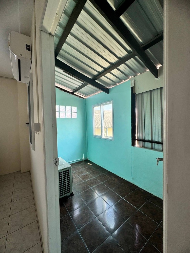 ขายอาคารพาณิชย์นวมินทร์ รามอินทรา : ขายขาดทุน!! อาคารพาณิชย์หมู่บ้านเลิศอุบล พระยาสุเรนทร์ 44 (ติดถนนเมน) 4ชั้น (N.1430)