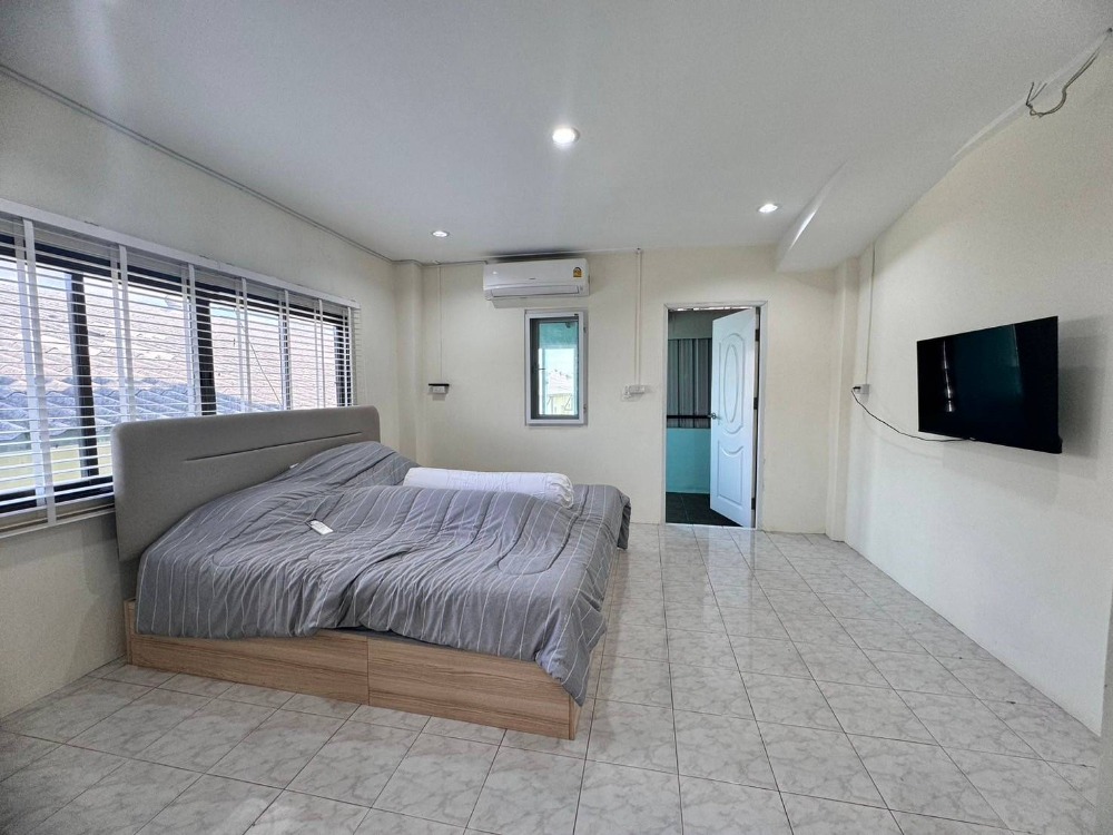 ขายอาคารพาณิชย์นวมินทร์ รามอินทรา : ขายขาดทุน!! อาคารพาณิชย์หมู่บ้านเลิศอุบล พระยาสุเรนทร์ 44 (ติดถนนเมน) 4ชั้น (N.1430)