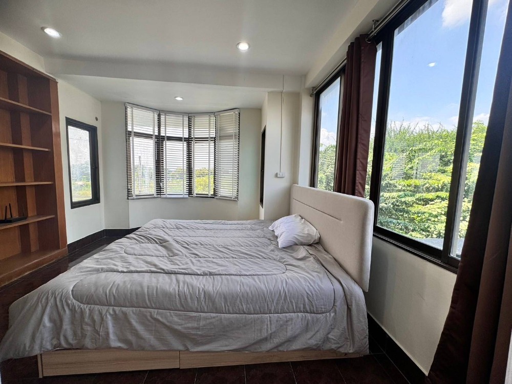 ขายอาคารพาณิชย์นวมินทร์ รามอินทรา : ขายขาดทุน!! อาคารพาณิชย์หมู่บ้านเลิศอุบล พระยาสุเรนทร์ 44 (ติดถนนเมน) 4ชั้น (N.1430)