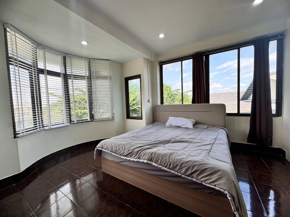 ขายอาคารพาณิชย์นวมินทร์ รามอินทรา : ขายขาดทุน!! อาคารพาณิชย์หมู่บ้านเลิศอุบล พระยาสุเรนทร์ 44 (ติดถนนเมน) 4ชั้น (N.1430)