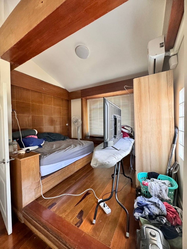 ขายอาคารพาณิชย์นวมินทร์ รามอินทรา : ขายขาดทุน!! อาคารพาณิชย์หมู่บ้านเลิศอุบล พระยาสุเรนทร์ 44 (ติดถนนเมน) 4ชั้น (N.1430)