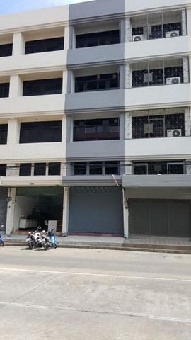 For RentShop HouseKasetsart, Ratchayothin : HR1937 Commercial building for rent, 4.5 floors, near BTS Sai Yud, suitable for office, clinic, business.