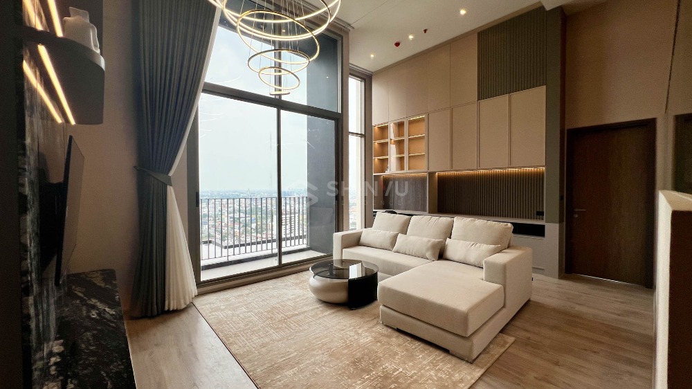 For SaleCondoSukhumvit, Asoke, Thonglor : ✨For Sale! Rhythm Ekkamai Estate✨Luxurious unit, Ready to move in! Size 168.21 sq.m., 3 Bedrooms, 5 Bathrooms, On floor 30th floor