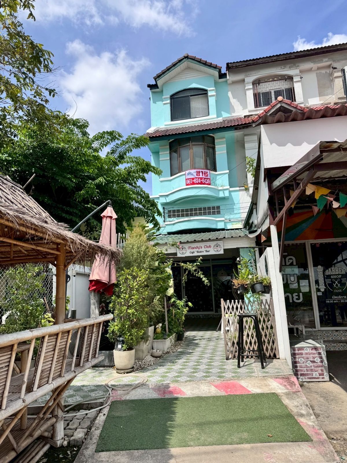 For SaleShop HouseNawamin, Ramindra : Commercial building for sale in Lert Ubon Village, Phraya Suren 44 (on the main road), 4 floors (N.1430)