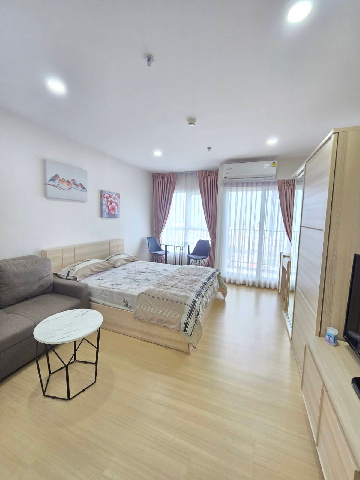 For RentCondoRamkhamhaeng, Hua Mak : Near ABAC Hua Mak, near Hua Mak Stadium, near Ramkhamhaeng University