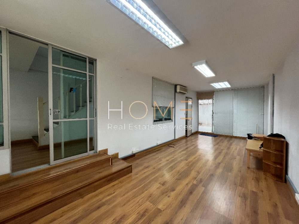 ขายทาวน์โฮมเลียบทางด่วนรามอินทรา : ทาวน์โฮม บ้านกลางเมือง พระราม 9 - ลาดพร้าว / 4 ห้องนอน (ขาย), Baan Klang Muang Rama 9 - Ladprao / Townhome 4 Bedrooms (FOR SALE) TPM163