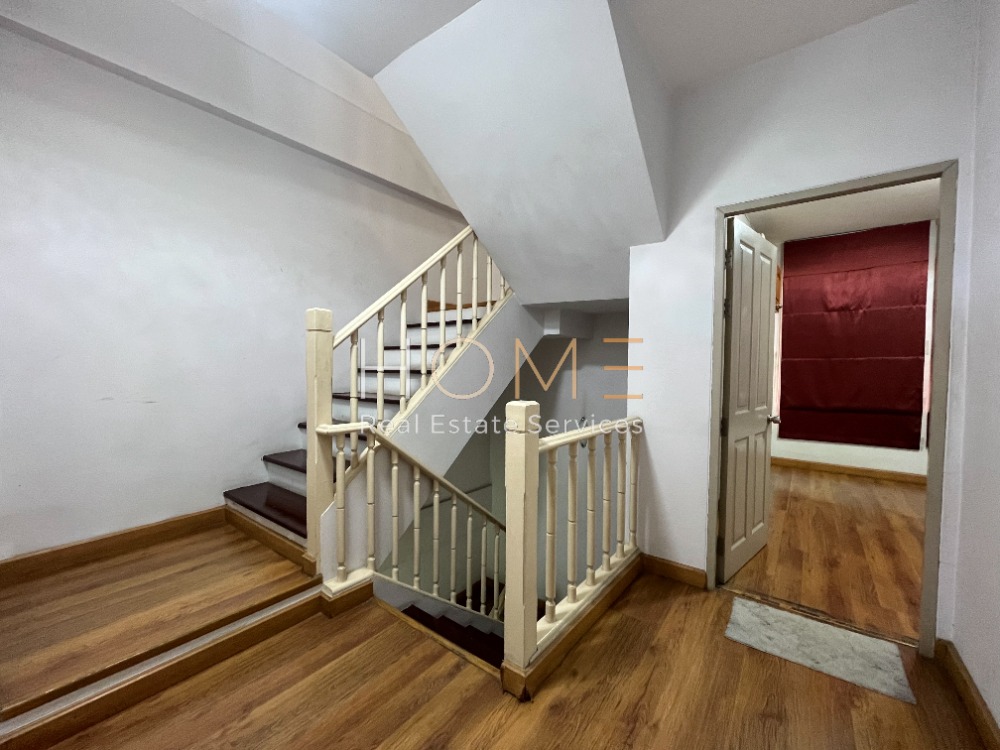 ขายทาวน์โฮมเลียบทางด่วนรามอินทรา : ทาวน์โฮม บ้านกลางเมือง พระราม 9 - ลาดพร้าว / 4 ห้องนอน (ขาย), Baan Klang Muang Rama 9 - Ladprao / Townhome 4 Bedrooms (FOR SALE) TPM163