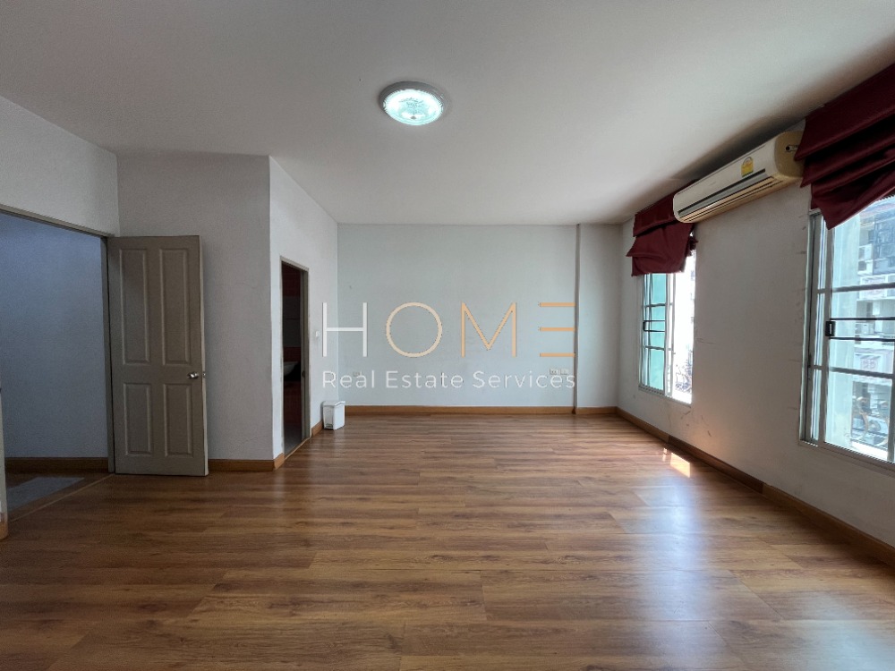 ขายทาวน์โฮมเลียบทางด่วนรามอินทรา : ทาวน์โฮม บ้านกลางเมือง พระราม 9 - ลาดพร้าว / 4 ห้องนอน (ขาย), Baan Klang Muang Rama 9 - Ladprao / Townhome 4 Bedrooms (FOR SALE) TPM163