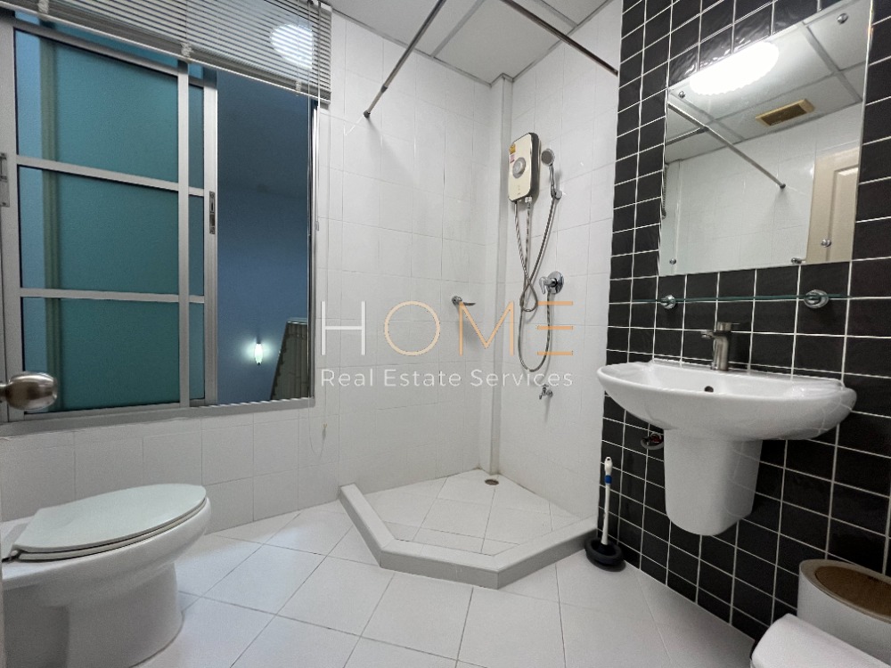 ขายทาวน์โฮมเลียบทางด่วนรามอินทรา : ทาวน์โฮม บ้านกลางเมือง พระราม 9 - ลาดพร้าว / 4 ห้องนอน (ขาย), Baan Klang Muang Rama 9 - Ladprao / Townhome 4 Bedrooms (FOR SALE) TPM163