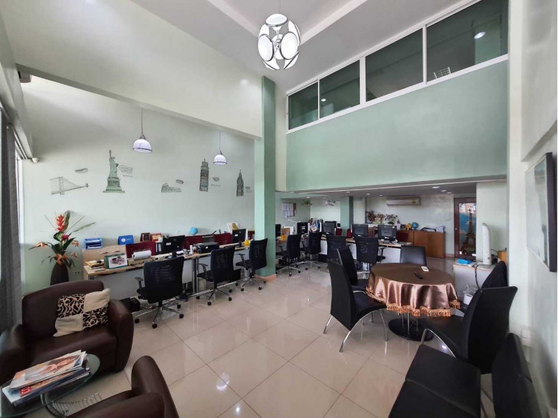 For RentShop HouseNawamin, Ramindra : Commercial building for rent, 2 units, next to the Pink Line, Ram Intra Station