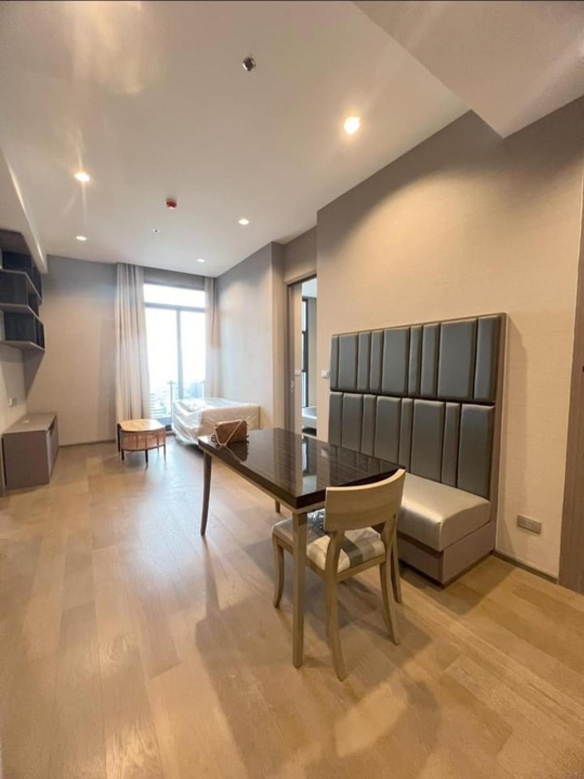ให้เช่าคอนโดสาทร นราธิวาส : BRAND NEW UNIT FOR SALE & RENT : THE DIPLOMAT SATHORN  | ZERO METRES FROM SURASAK SKYTRAIN 

