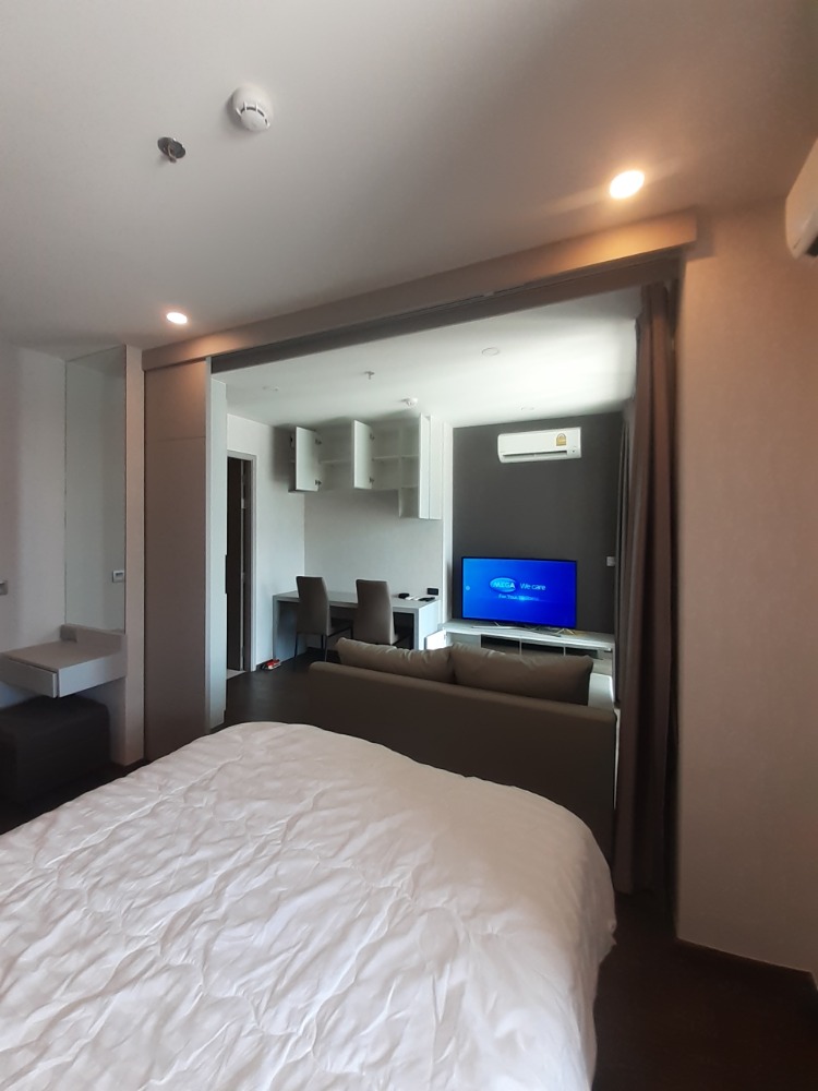 For RentCondoRatchathewi,Phayathai : Ideo Q Siam Ratchathewi【𝐑𝐄𝐍𝐓】🔥 Simplicity in a minimalist style, beautifully decorated, fully furnished, spacious room, beautiful view 🔥 Contact Line ID: @hacondo