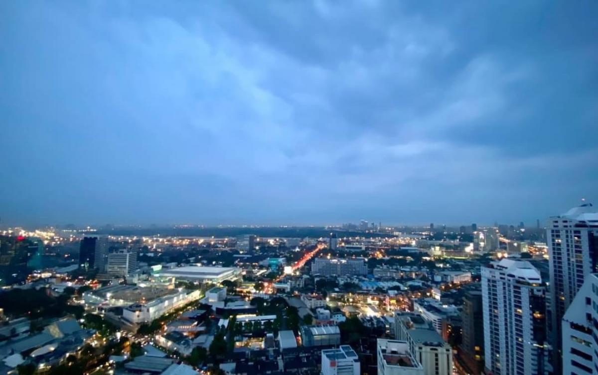 For RentCondoSukhumvit, Asoke, Thonglor : The Emporio Place 3 BR + 1 Maid Rm & 5 Bathrooms with Balcony, High floor 37 130k