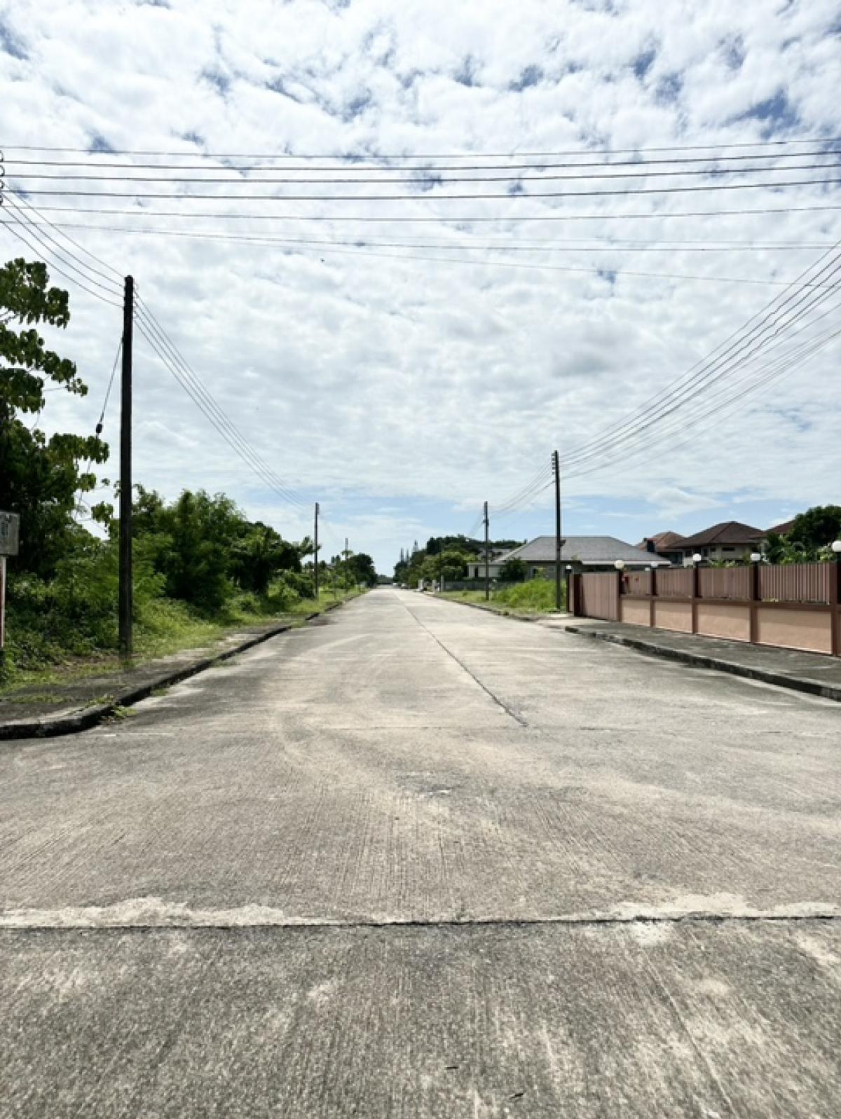 ขายที่ดินนครศรีธรรมราช : ที่ดินสวยหลังมุม ในหมู่บ้านสยามนครธานี 🌟 พร้อมสร้างบ้านสวย อ.เมือง จ.นครศรีธรรมราช