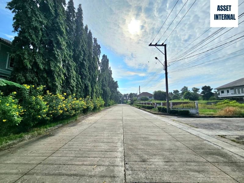 ขายที่ดินมีนบุรี-ร่มเกล้า : ขายที่ดิน 1 ไร่ 11.2 ตารางวา ในหมู่บ้าน Royal Park Vill (รอยัลปาร์ควิลล) ติดถนน สุวินทวงศ์ ช่วงซอย 44 แขวงลำผักชี เขตหนองจอก กรุงเทพมหานคร