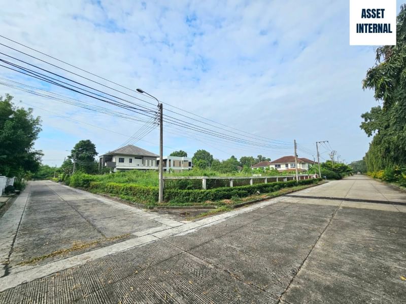 ขายที่ดินมีนบุรี-ร่มเกล้า : ขายที่ดิน 1 ไร่ 11.2 ตารางวา ในหมู่บ้าน Royal Park Vill (รอยัลปาร์ควิลล) ติดถนน สุวินทวงศ์ ช่วงซอย 44 แขวงลำผักชี เขตหนองจอก กรุงเทพมหานคร