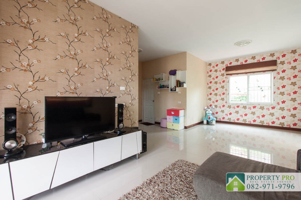 ขายบ้านมีนบุรี-ร่มเกล้า : ขาย บ้าน นนทวีวิลล์ 5 หนองจอก บ้านเดี่ยว 2 ชั้น แบบ 3 ห้องนอน 51 ตรว 146 ตรม หลังมุม ทิศเหนือ ใกล้ โรงเรียนหนองจอก บางกอกอารีนา : VW24S-005