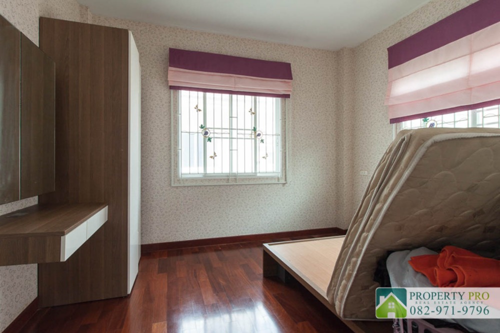 ขายบ้านมีนบุรี-ร่มเกล้า : ขาย บ้าน นนทวีวิลล์ 5 หนองจอก บ้านเดี่ยว 2 ชั้น แบบ 3 ห้องนอน 51 ตรว 146 ตรม หลังมุม ทิศเหนือ ใกล้ โรงเรียนหนองจอก บางกอกอารีนา : VW24S-005