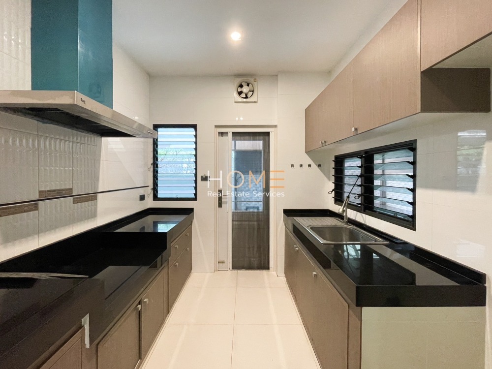 ขายบ้านปิ่นเกล้า จรัญสนิทวงศ์ : บ้านแปลงสวย ทำเลติดถนนเมน พร้อมเข้าอยู่ได้เลย🔥 นันทวัน ปิ่นเกล้า - ราชพฤกษ์ / 5 ห้องนอน (ขาย), Nantawan Pinklao - Ratchapruek / 5 Bedrooms (FOR SALE) BALL158