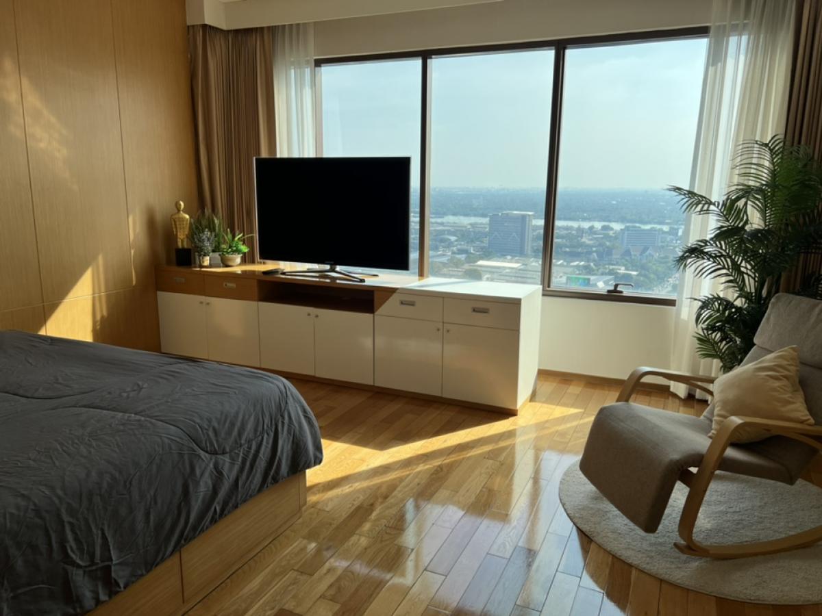 For RentCondoSukhumvit, Asoke, Thonglor : The Emporio Place 3 BR + 1 Maid Rm & 5 Bathrooms with Balcony, High floor 37 130k