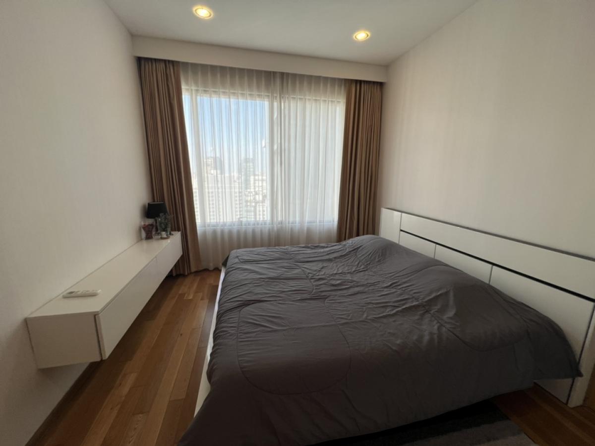 For RentCondoSukhumvit, Asoke, Thonglor : The Emporio Place 3 BR + 1 Maid Rm & 5 Bathrooms with Balcony, High floor 37 130k