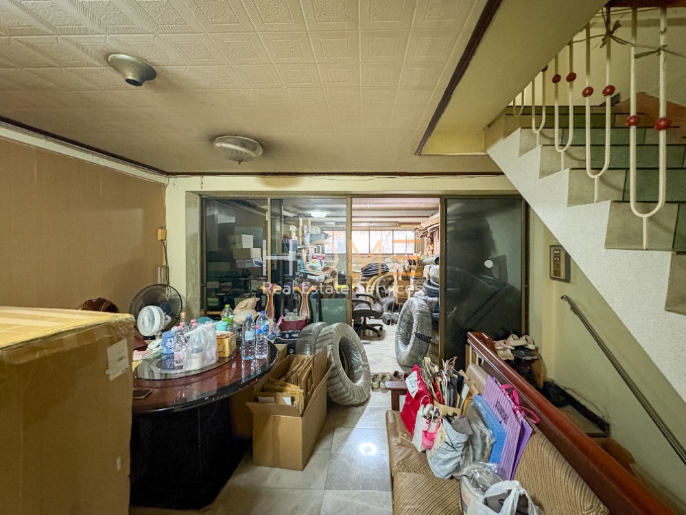 ขายอาคารพาณิชย์เยาวราช บางลำพู : อาคารพาณิชย์ ติดถนนเจริญกรุง ใกล้เยาวราช / 6 ชั้น (ขาย), Commercial Building on Charoen Krung Road near Yaowarat / 6 Storey (FOR SALE) PALM832