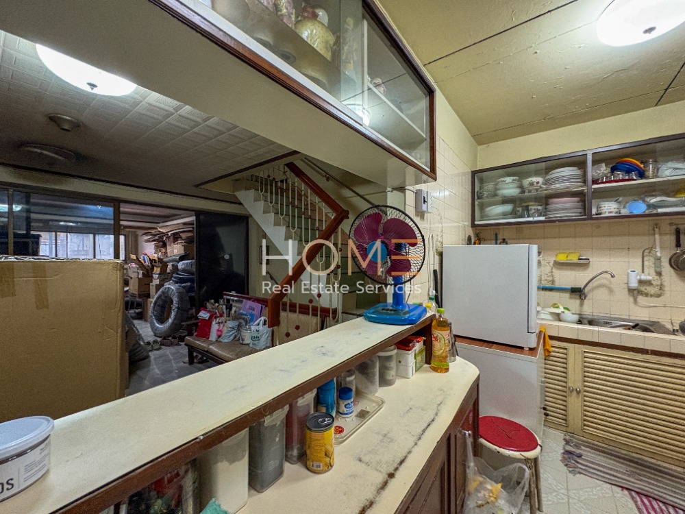 ขายอาคารพาณิชย์เยาวราช บางลำพู : อาคารพาณิชย์ ติดถนนเจริญกรุง ใกล้เยาวราช / 6 ชั้น (ขาย), Commercial Building on Charoen Krung Road near Yaowarat / 6 Storey (FOR SALE) PALM832