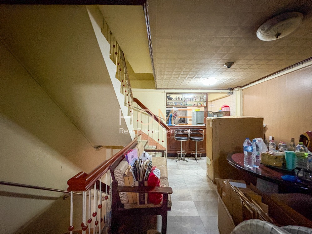 ขายอาคารพาณิชย์เยาวราช บางลำพู : อาคารพาณิชย์ ติดถนนเจริญกรุง ใกล้เยาวราช / 6 ชั้น (ขาย), Commercial Building on Charoen Krung Road near Yaowarat / 6 Storey (FOR SALE) PALM832