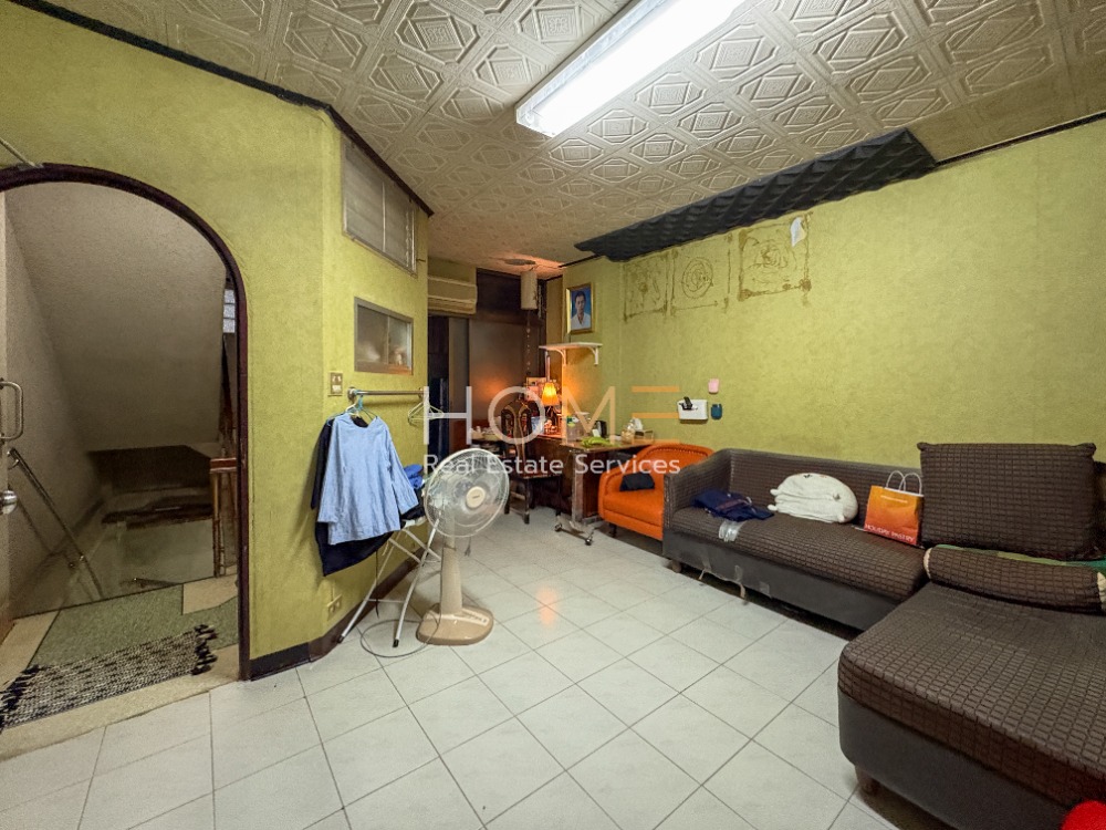 ขายอาคารพาณิชย์เยาวราช บางลำพู : อาคารพาณิชย์ ติดถนนเจริญกรุง ใกล้เยาวราช / 6 ชั้น (ขาย), Commercial Building on Charoen Krung Road near Yaowarat / 6 Storey (FOR SALE) PALM832