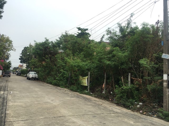 For SaleLandMin Buri, Romklao : Land for sale, 200 sq.wa, Soi Ramkhamhaeng 164, Sukhapiban 3, near MRT Orange Line, Perfect Place Village