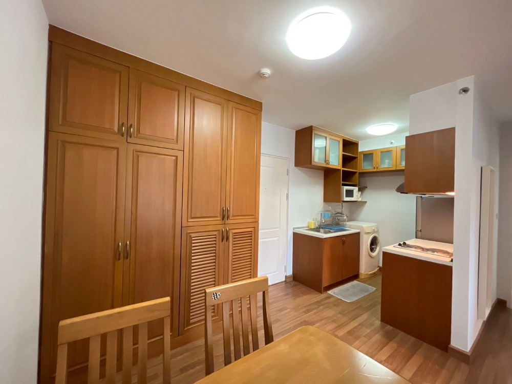 For SaleCondoOnnut, Udomsuk : • S&S Sukhumvit • Selling Only 2,950,000 baht including all expenses/ Large room, comfortable