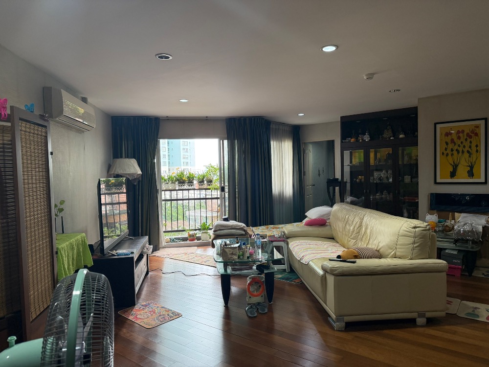 For SaleCondoSathorn, Narathiwat : Urgent Sale Condo in Sathorn Bangkok 2 Beds 2 Baths 94 SQ.M. Close to BTS Chongnonsi