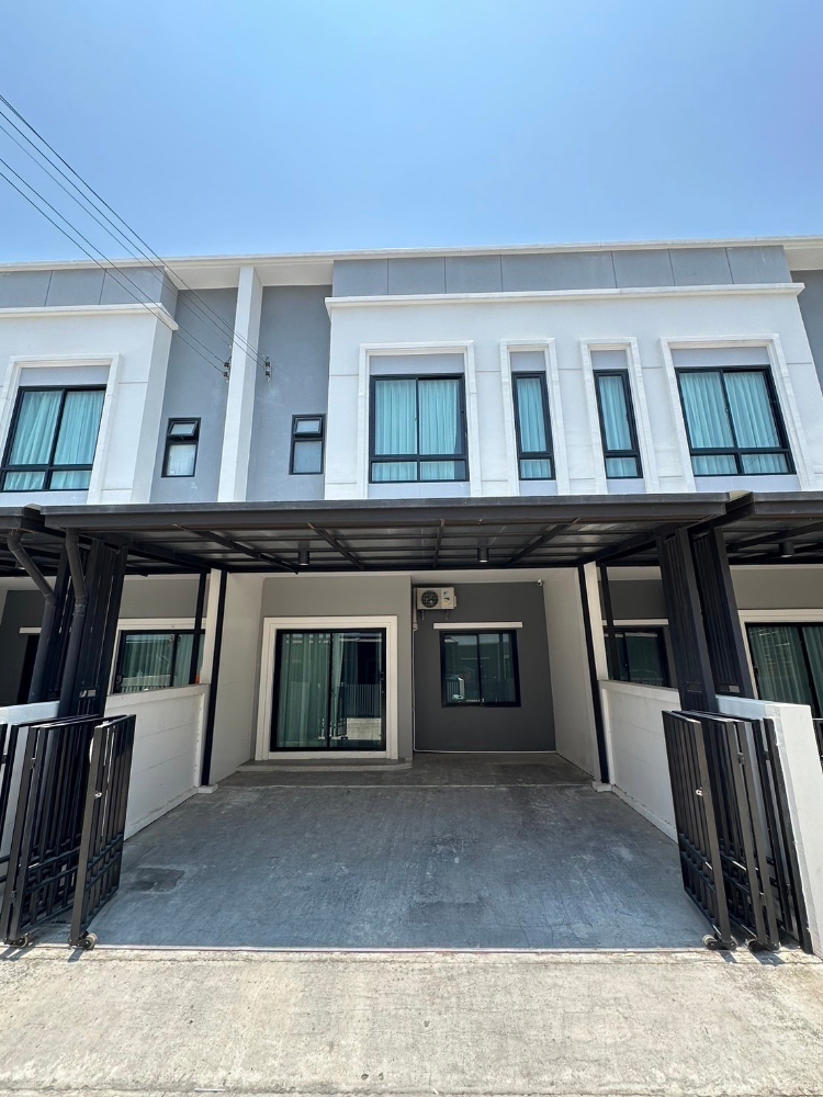 For SaleTownhomeBangna, Bearing, Lasalle : House for sale, Brighton Bangna project, Km.26, house size 19.60 sq.w., usable area 103 sq.m., two-storey house, price 3,500,000 baht.