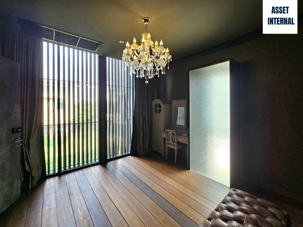 ขายบ้านลาดพร้าว เซ็นทรัลลาดพร้าว : ขายบ้าน สไตล์ Home Office 3 ชั้น ซอยนาคนิวาส 18 เนื้อที่ 97 ตารางวา 6 ห้องนอน 7 ห้องน้ำ พร้อมสระว่ายน้ำกลางบ้าน ห้องทำงาน ห้องนั่งเล่น ห้องเก็บของ แขวงลาดพร้าว เขตลาดพร้าว กรุงเทพมหานคร