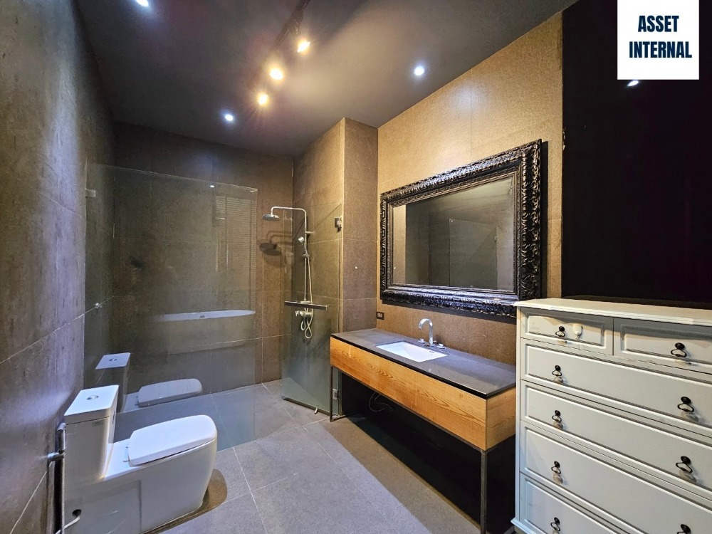 ขายบ้านลาดพร้าว เซ็นทรัลลาดพร้าว : ขายบ้าน สไตล์ Home Office 3 ชั้น ซอยนาคนิวาส 18 เนื้อที่ 97 ตารางวา 6 ห้องนอน 7 ห้องน้ำ พร้อมสระว่ายน้ำกลางบ้าน ห้องทำงาน ห้องนั่งเล่น ห้องเก็บของ แขวงลาดพร้าว เขตลาดพร้าว กรุงเทพมหานคร