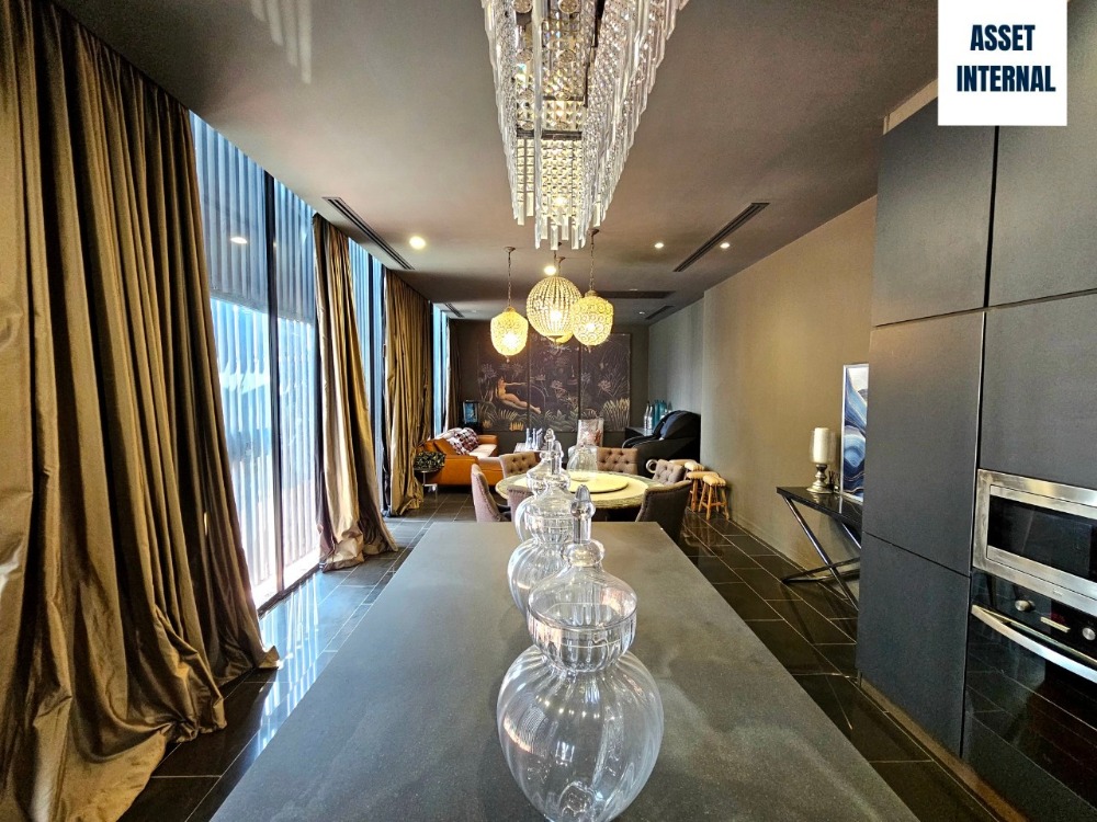 ขายบ้านลาดพร้าว เซ็นทรัลลาดพร้าว : ขายบ้าน สไตล์ Home Office 3 ชั้น ซอยนาคนิวาส 18 เนื้อที่ 97 ตารางวา 6 ห้องนอน 7 ห้องน้ำ พร้อมสระว่ายน้ำกลางบ้าน ห้องทำงาน ห้องนั่งเล่น ห้องเก็บของ แขวงลาดพร้าว เขตลาดพร้าว กรุงเทพมหานคร