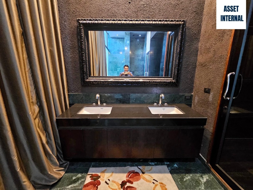 ขายบ้านลาดพร้าว เซ็นทรัลลาดพร้าว : ขายบ้าน สไตล์ Home Office 3 ชั้น ซอยนาคนิวาส 18 เนื้อที่ 97 ตารางวา 6 ห้องนอน 7 ห้องน้ำ พร้อมสระว่ายน้ำกลางบ้าน ห้องทำงาน ห้องนั่งเล่น ห้องเก็บของ แขวงลาดพร้าว เขตลาดพร้าว กรุงเทพมหานคร