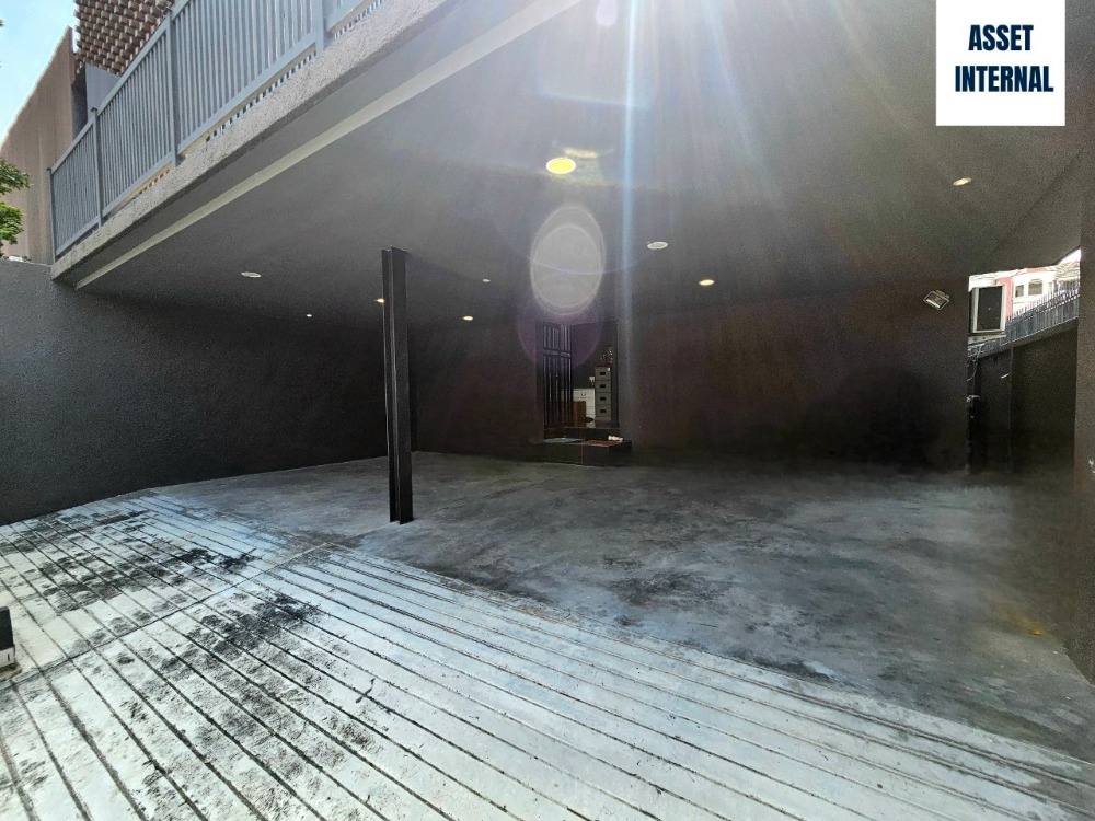 ขายบ้านลาดพร้าว เซ็นทรัลลาดพร้าว : ขายบ้าน สไตล์ Home Office 3 ชั้น ซอยนาคนิวาส 18 เนื้อที่ 97 ตารางวา 6 ห้องนอน 7 ห้องน้ำ พร้อมสระว่ายน้ำกลางบ้าน ห้องทำงาน ห้องนั่งเล่น ห้องเก็บของ แขวงลาดพร้าว เขตลาดพร้าว กรุงเทพมหานคร