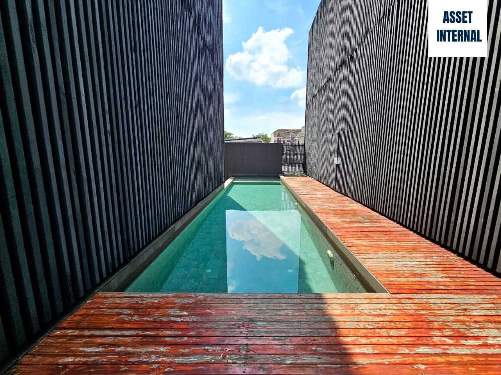 ขายบ้านลาดพร้าว เซ็นทรัลลาดพร้าว : ขายบ้าน สไตล์ Home Office 3 ชั้น ซอยนาคนิวาส 18 เนื้อที่ 97 ตารางวา 6 ห้องนอน 7 ห้องน้ำ พร้อมสระว่ายน้ำกลางบ้าน ห้องทำงาน ห้องนั่งเล่น ห้องเก็บของ แขวงลาดพร้าว เขตลาดพร้าว กรุงเทพมหานคร