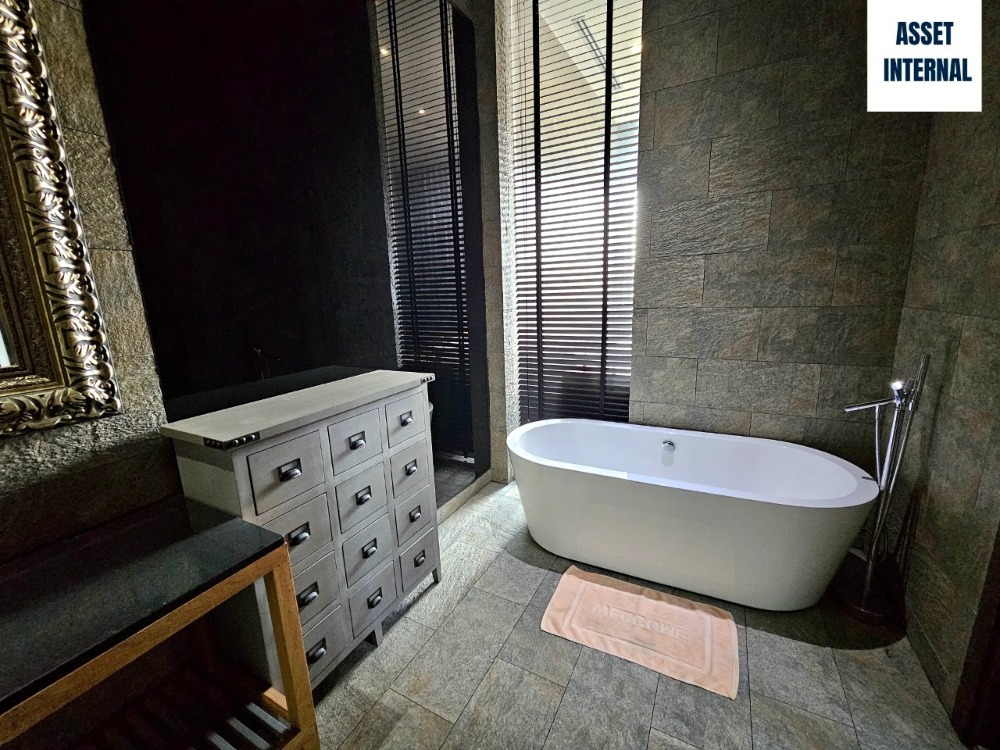 ขายบ้านลาดพร้าว เซ็นทรัลลาดพร้าว : ขายบ้าน สไตล์ Home Office 3 ชั้น ซอยนาคนิวาส 18 เนื้อที่ 97 ตารางวา 6 ห้องนอน 7 ห้องน้ำ พร้อมสระว่ายน้ำกลางบ้าน ห้องทำงาน ห้องนั่งเล่น ห้องเก็บของ แขวงลาดพร้าว เขตลาดพร้าว กรุงเทพมหานคร