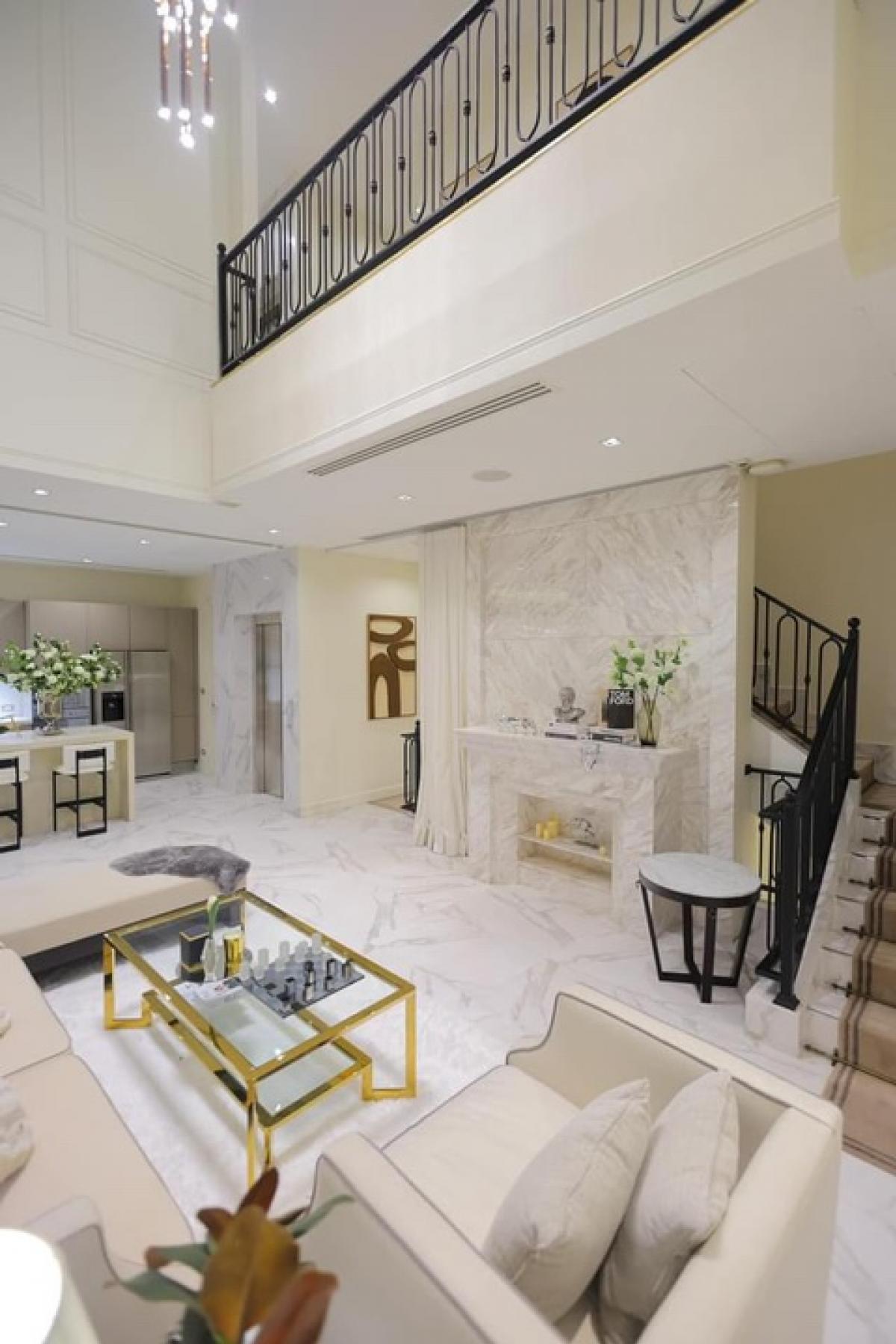 ขายบ้านสุขุมวิท อโศก ทองหล่อ : ขายบ้าน Ekkamai 22 Pool villa ขนาด 500 Sq.m 4 bed 5 bath | 70,000,000 M.| ติดต่อ 086-795-9997 (จิมมี่)