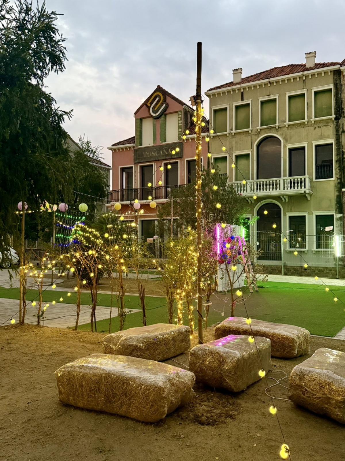 For SaleShop HouseNawamin, Ramindra : Selling shop houses at prices lower than cost of Venice The Iris Watcharapol project