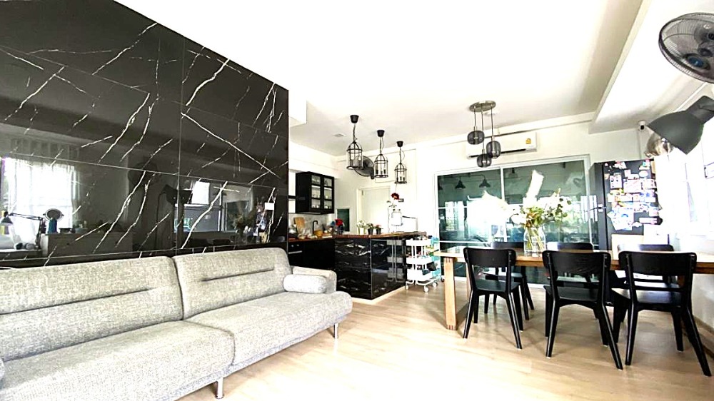 For RentTownhomeBangna, Bearing, Lasalle : #For rent Indy 2 Bangna-Ram 2 corner house, beautiful house, fully decorated, quiet, near Mega Bangna shopping area, convenient transportation, near expressway