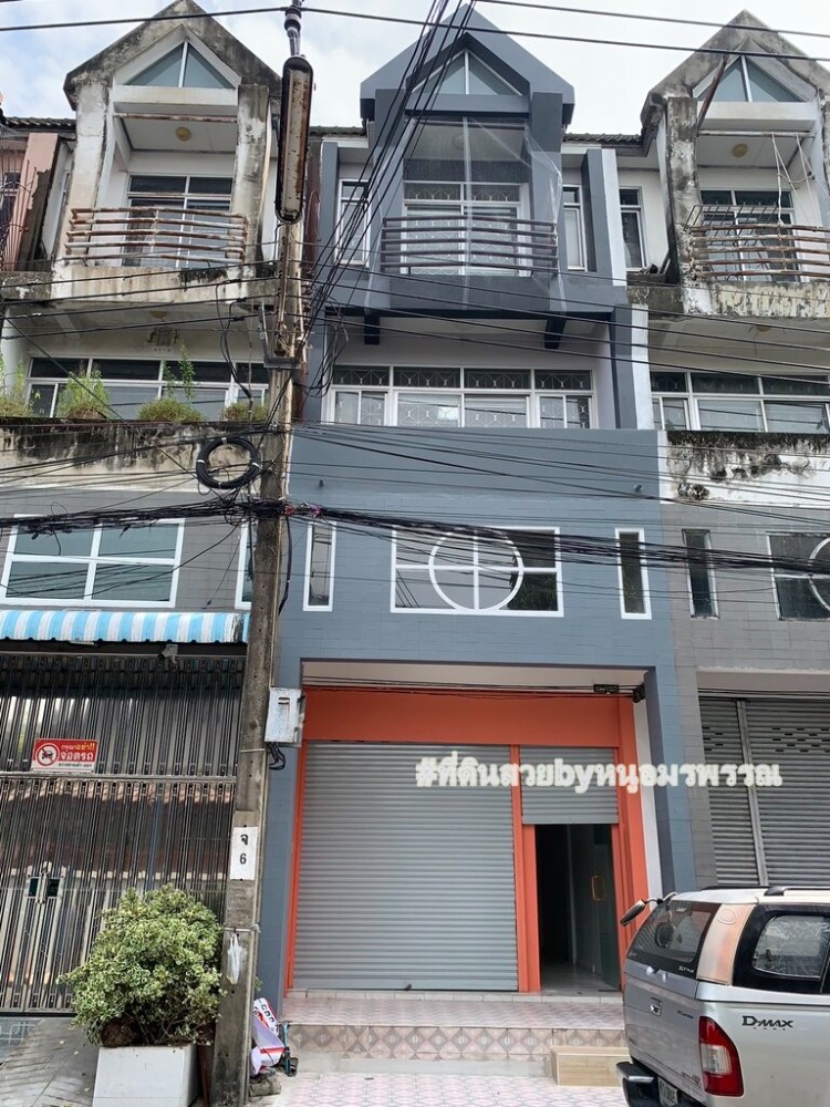For SaleHome OfficeKaset Nawamin,Ladplakao : For sale: Home Office, area 14.3 sq.w., in front of Phramada School, Soi Nawamin 81, Nawamin Road, prime location, good for business, newly renovated, ready to move in