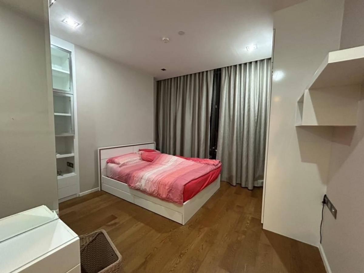 For SaleCondoSathorn, Narathiwat : 📢👇For sale with tenant til May 26
Bangkok Sathorn is one of good place, good location to live in Sathorn , only few steps to BTS , private lift, fully furnished, nice decoration, ready to move in