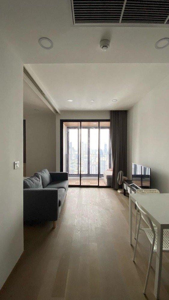 For RentCondoSiam Paragon ,Chulalongkorn,Samyan : Ashton Chula Silom【𝐑𝐄𝐍𝐓】🔥 Experience the elegance in every angle with a room decorated in cream tones that provide a comfortable and relaxing feeling🔥 Contact Line ID: @hacondo