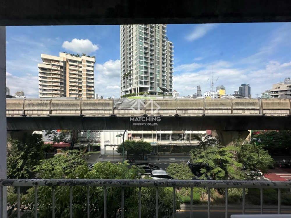 For RentShop HouseSukhumvit, Asoke, Thonglor : 3-booth of commercial building with lift — 1000 SQM for rent in heart of Sukhumvit, Thonglor-Phrom Phong