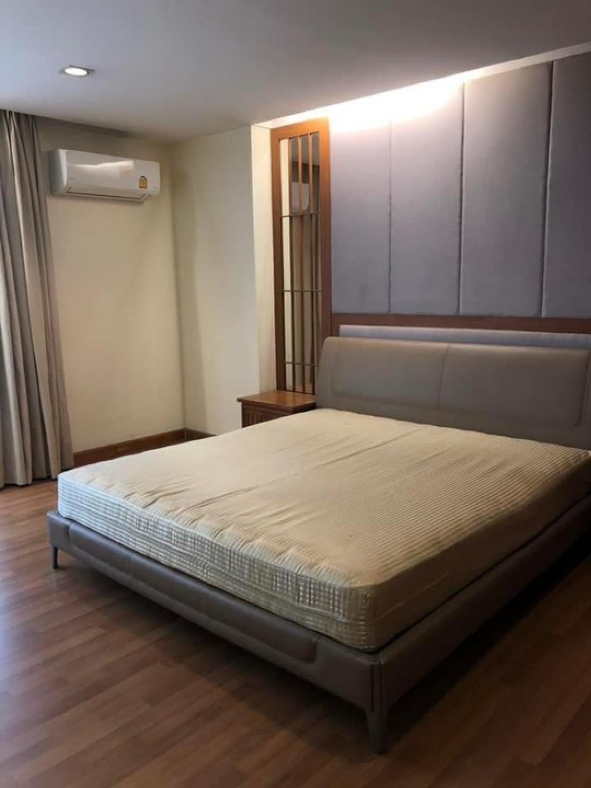 ขายคอนโดอ่อนนุช อุดมสุข : The roof garden อ่อนนุช-สุขุมวิท50 ชั้น 8 ห้องริมเลขที่ 53 พื้นที่ 60 ตรม. 1ห้องนอน 1ห้องน้ำ ขาย 3.6ล้านบาท โอนคนละครึ่ง