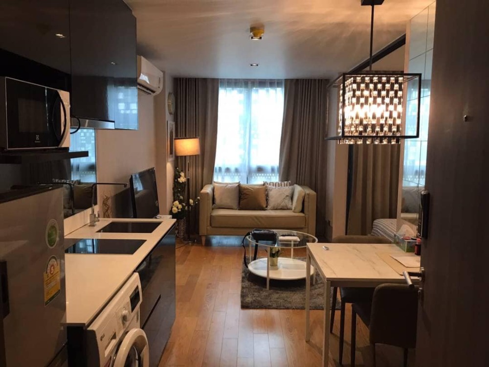 ให้เช่าคอนโดสยาม จุฬา สามย่าน : Altitude Samyan Silom【𝐑𝐄𝐍𝐓】🔥 ห้องสไตล์หรูหรา ตกแต่งจัดเต็ม เครื่องใช้ครบครัน ใกล้ MRT สามย่าน 🔥 ติดต่อไลน์ไอดี: @hacondo