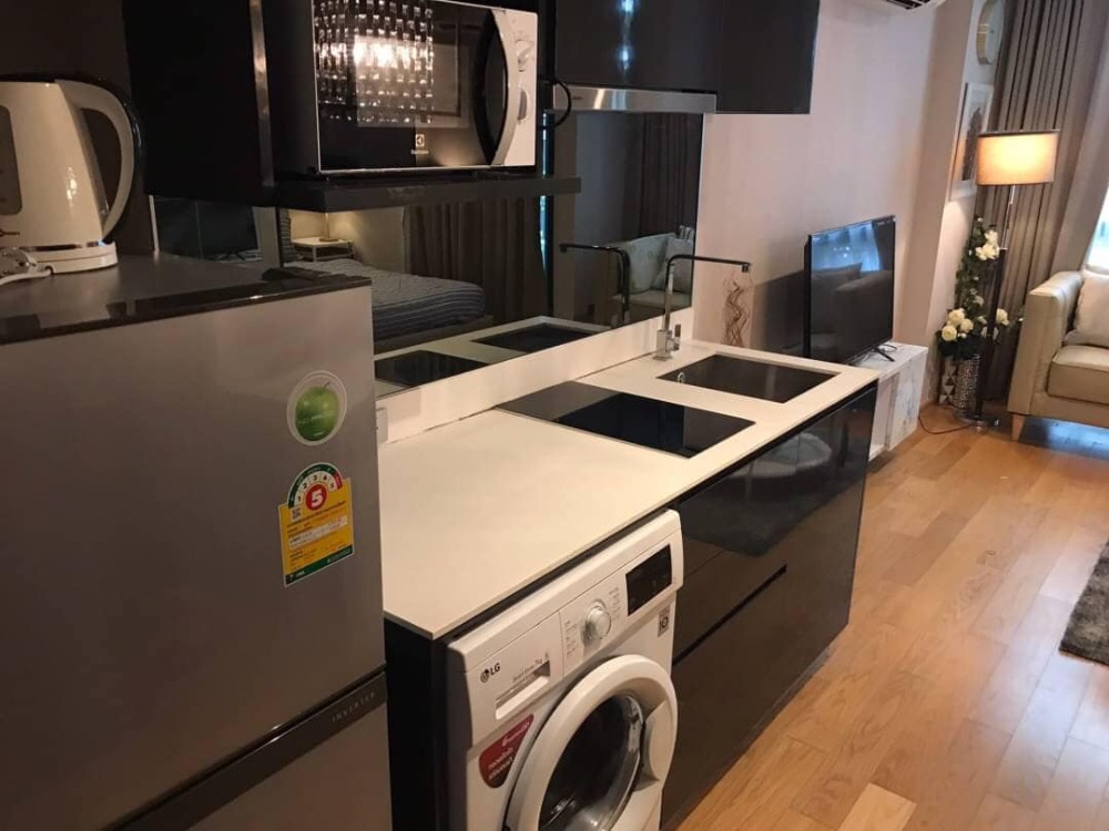 ให้เช่าคอนโดสยาม จุฬา สามย่าน : Altitude Samyan Silom【𝐑𝐄𝐍𝐓】🔥 ห้องสไตล์หรูหรา ตกแต่งจัดเต็ม เครื่องใช้ครบครัน ใกล้ MRT สามย่าน 🔥 ติดต่อไลน์ไอดี: @hacondo